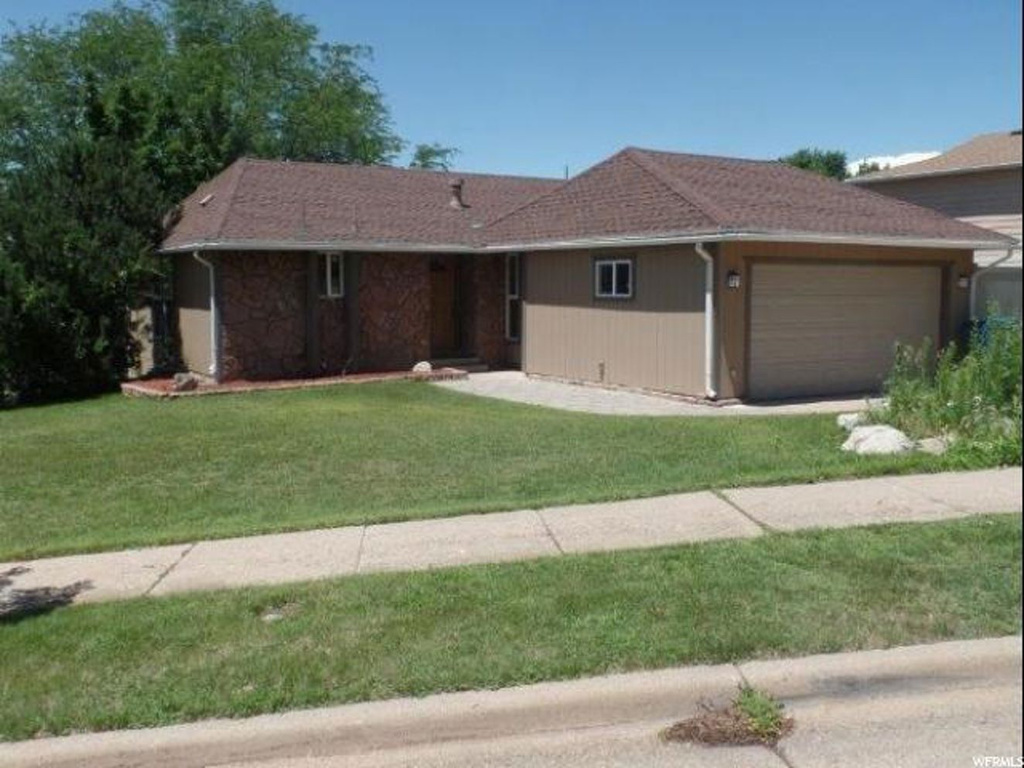 820 E 5600 S, South Ogden, UT 84405
