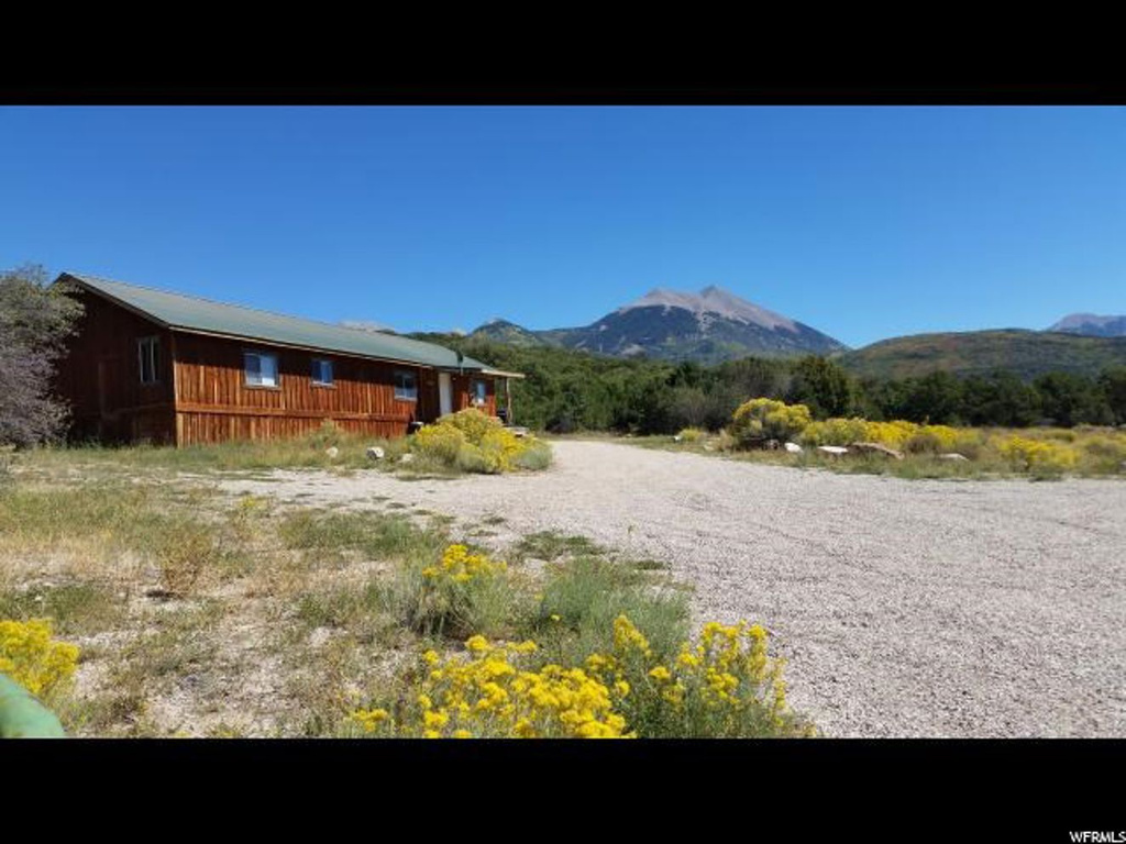 17 E Burro Pass Rd, Moab, UT 84532