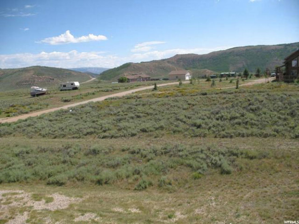 8686 E Strawberry Dr #7, Daniel, UT 84032