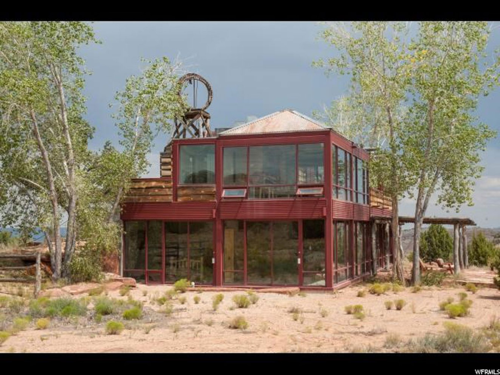 5207 S Notom Bench Rd E, Torrey, UT 84775