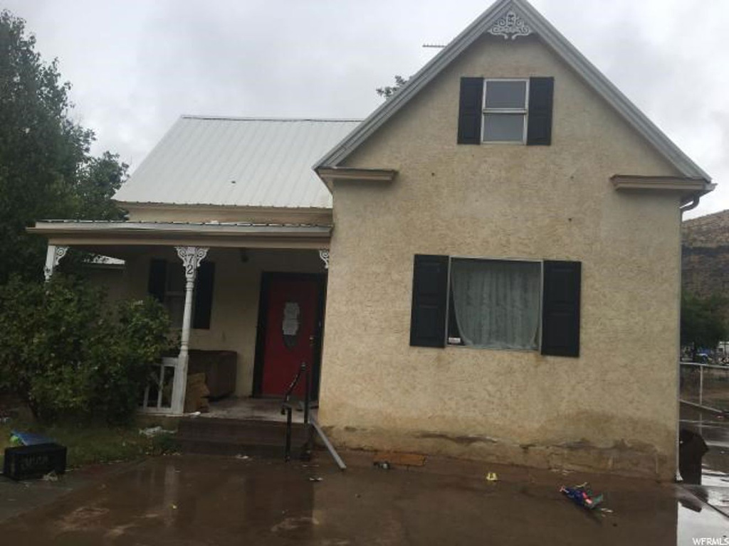 76 N Main, Hurricane, UT 84737