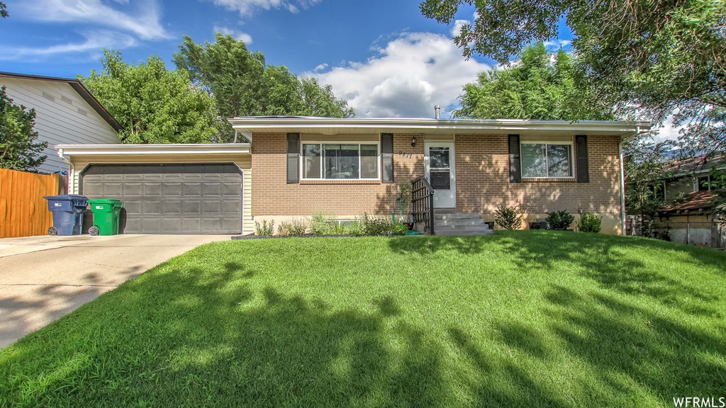 9477 S Electra St E, Sandy, UT 84094