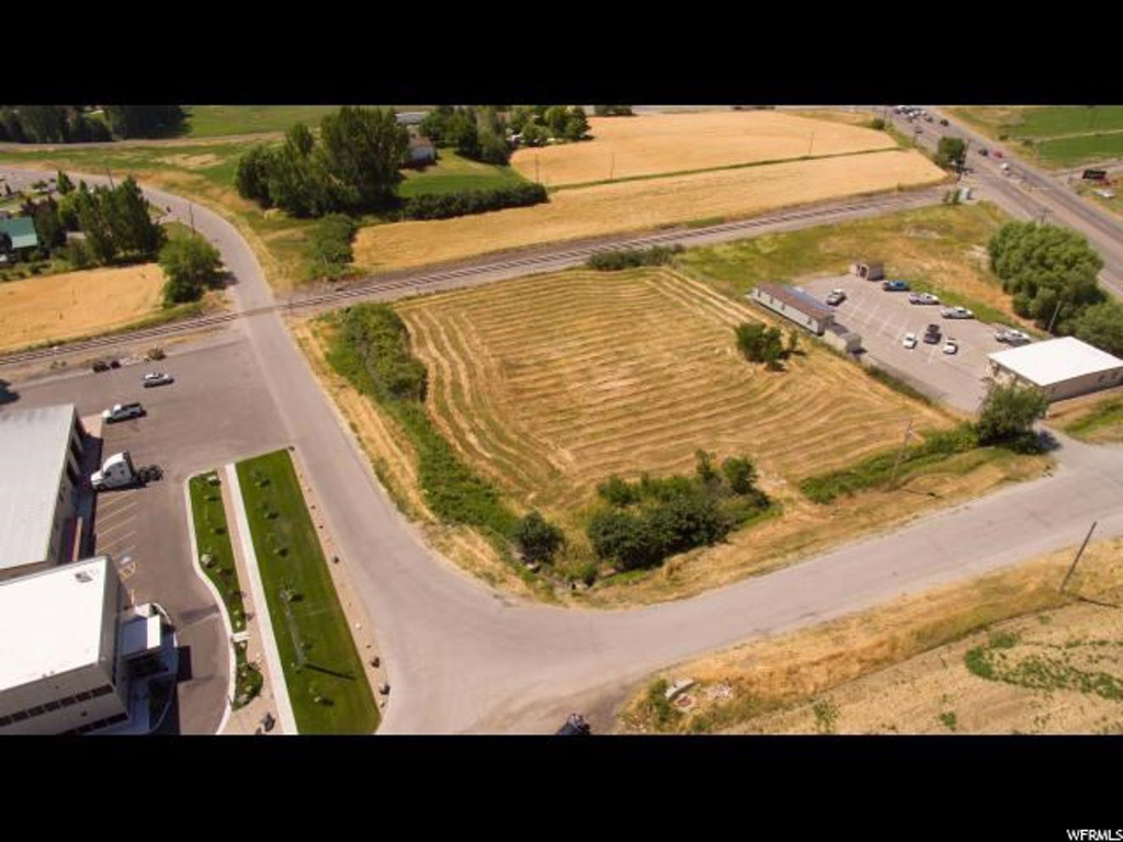890 E 400 N, Wellsville, UT 84339