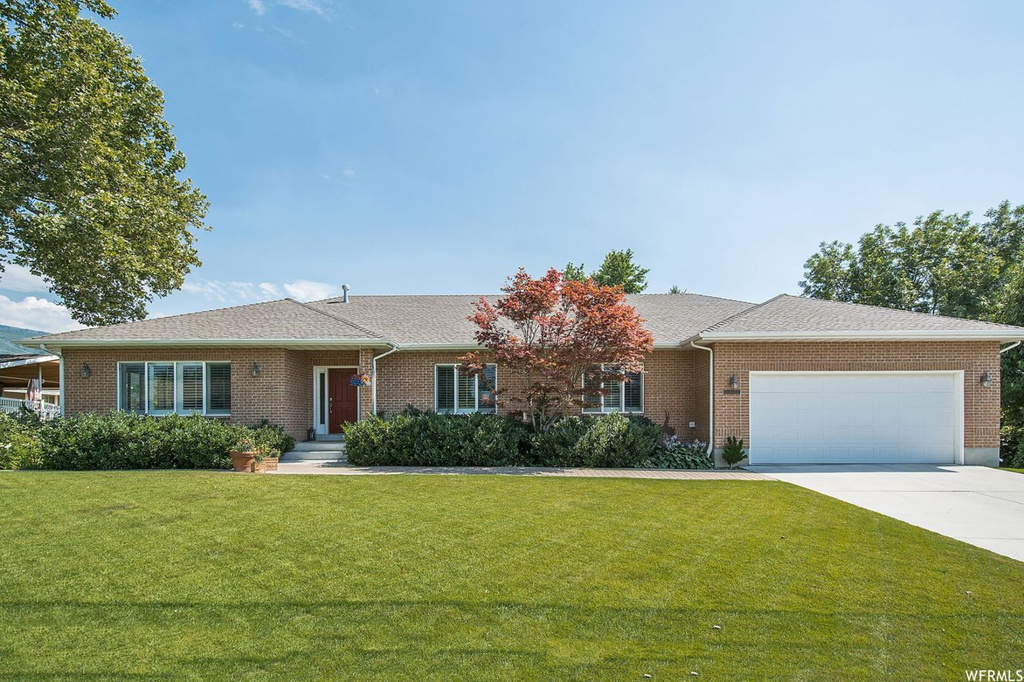 2068 E Ridge Rd N, Layton, UT 84040