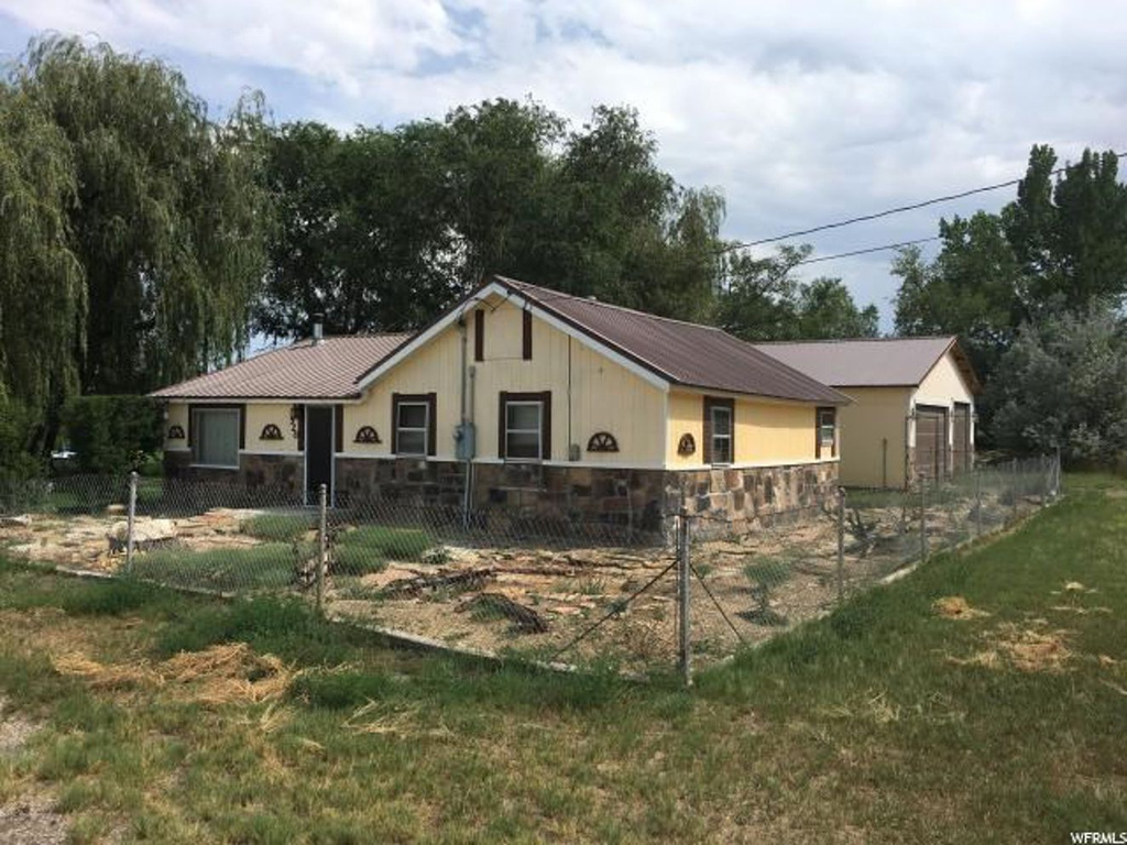 520 E 300 N, Myton, UT 84052