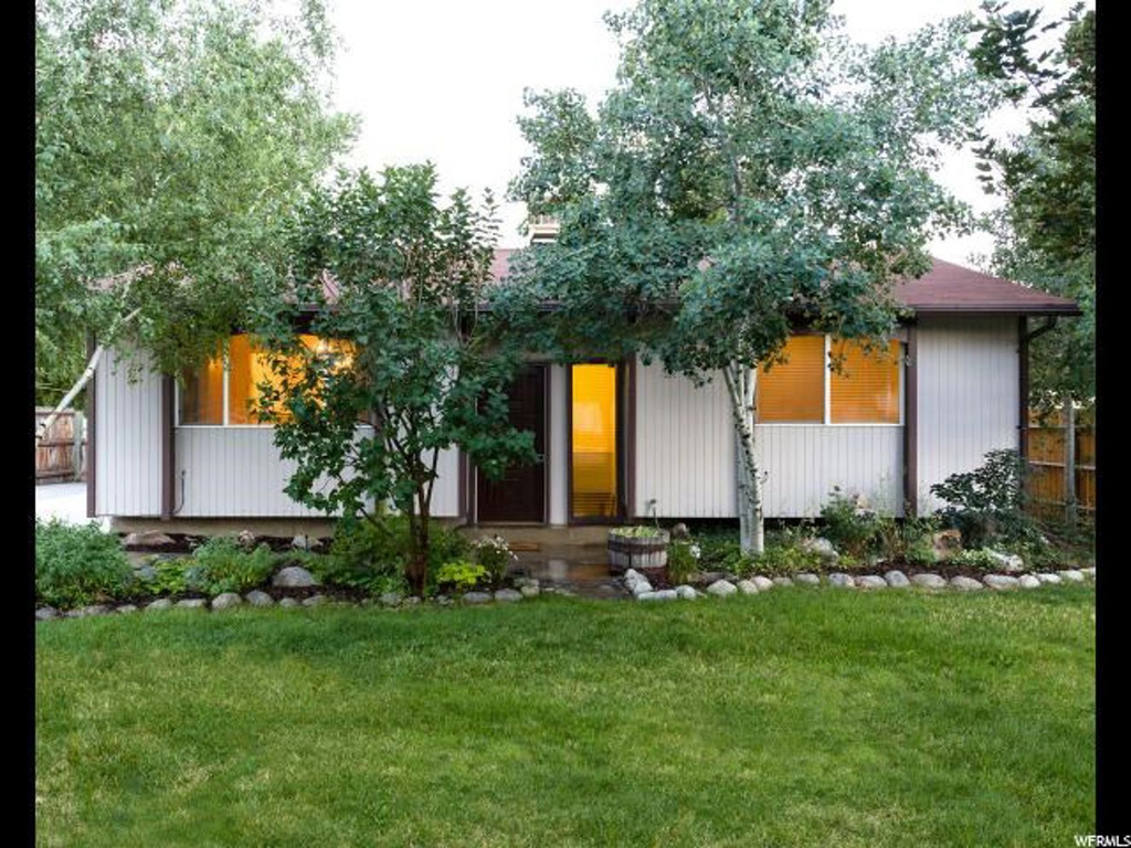 1212 E Violet Dr, Sandy, UT 84094
