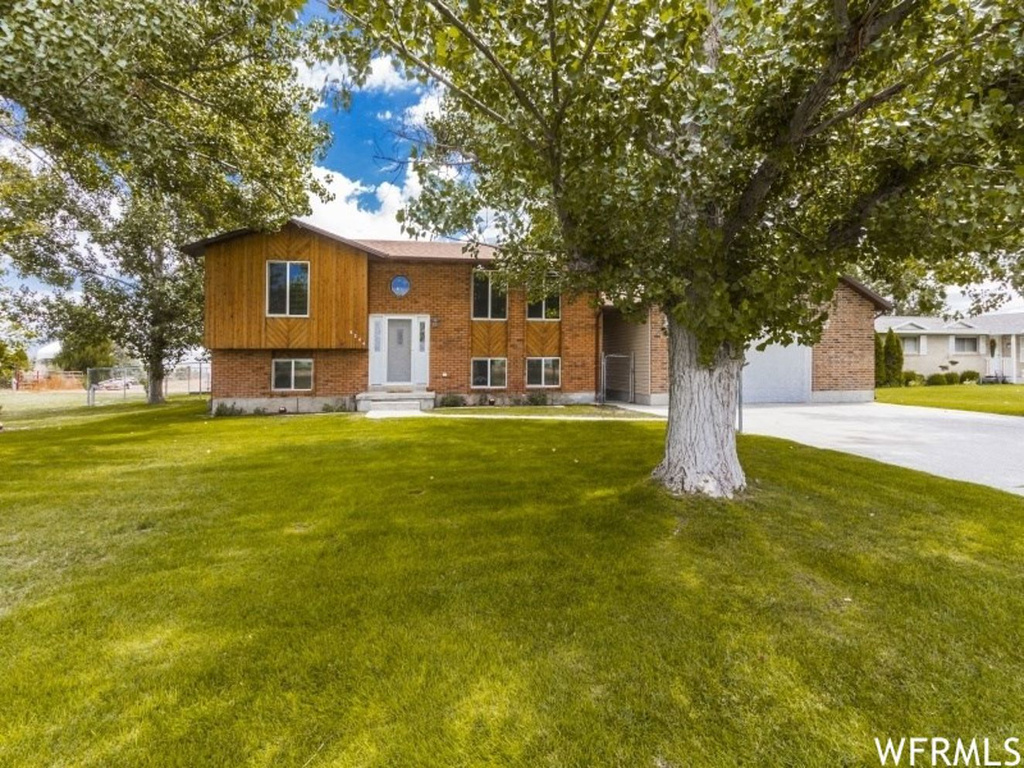 5244 S 7100 W, Hooper, UT 84315
