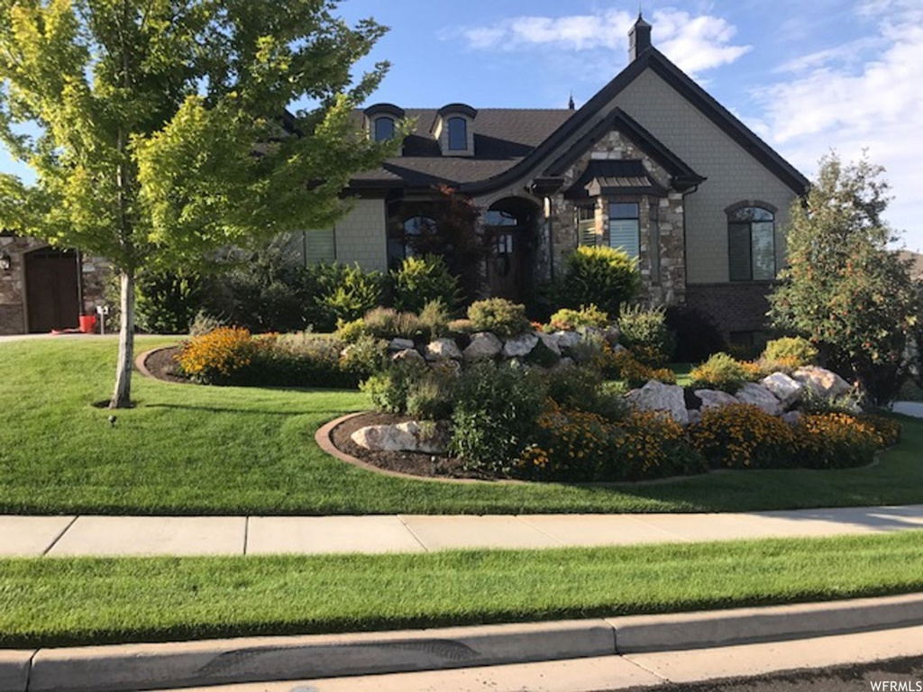368 E Ford Canyon Dr N, Centerville, UT 84014