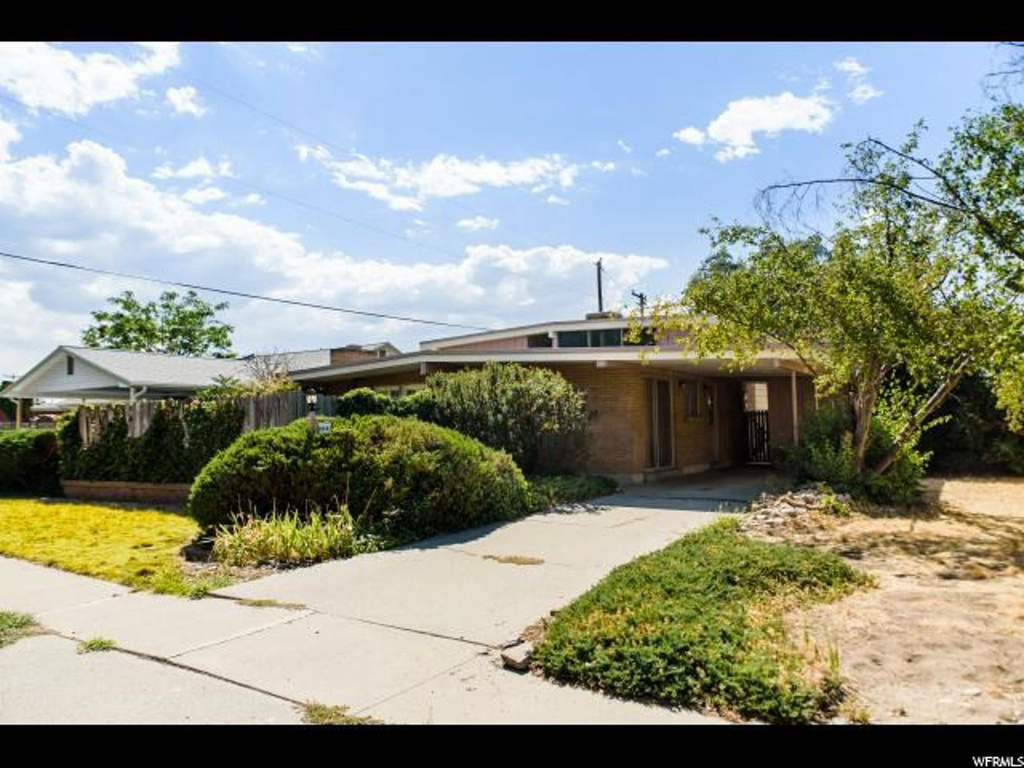 10180 S Phlox St E, Sandy, UT 84094