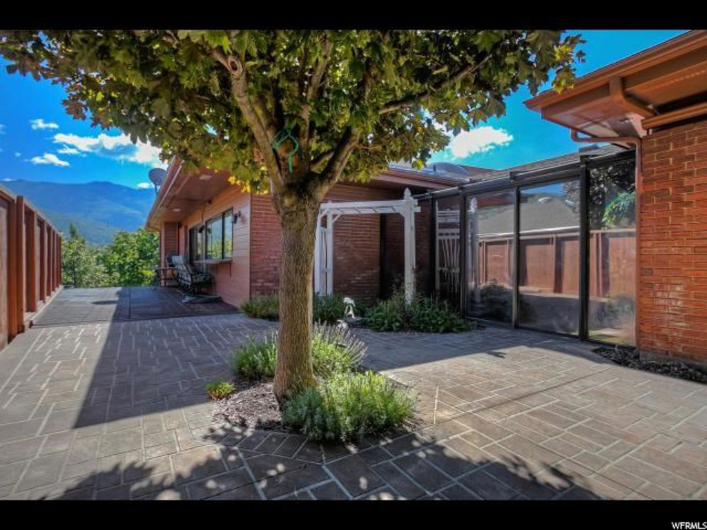 1983 Ridgewood Way, Bountiful, UT 84010
