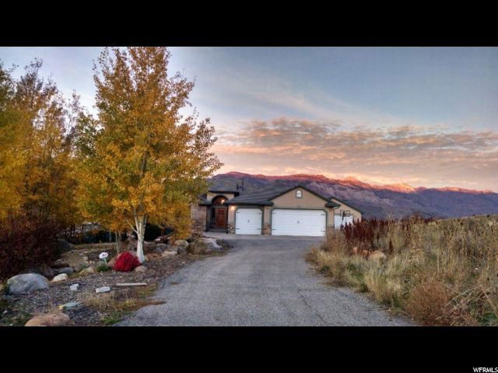 3927 N Mountainoak Dr E, Eden, UT 84310
