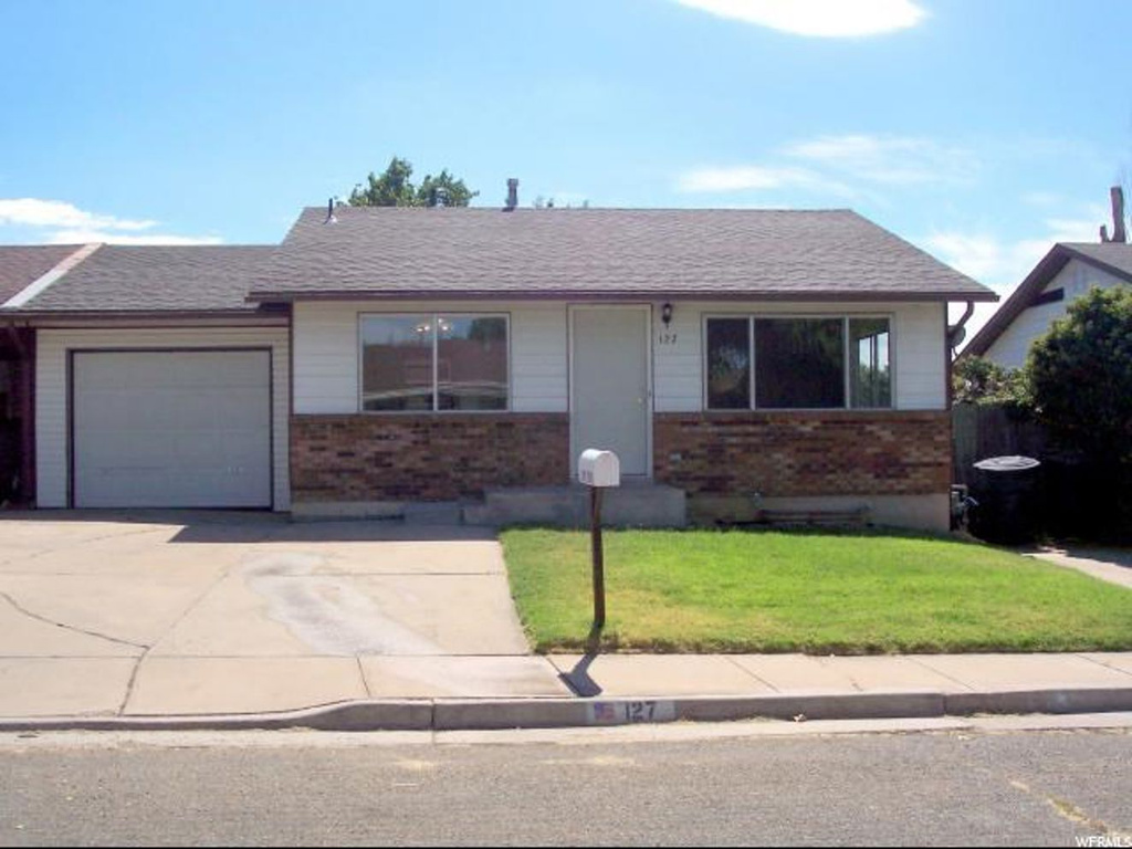 127 W 2100 N, Sunset, UT 84015