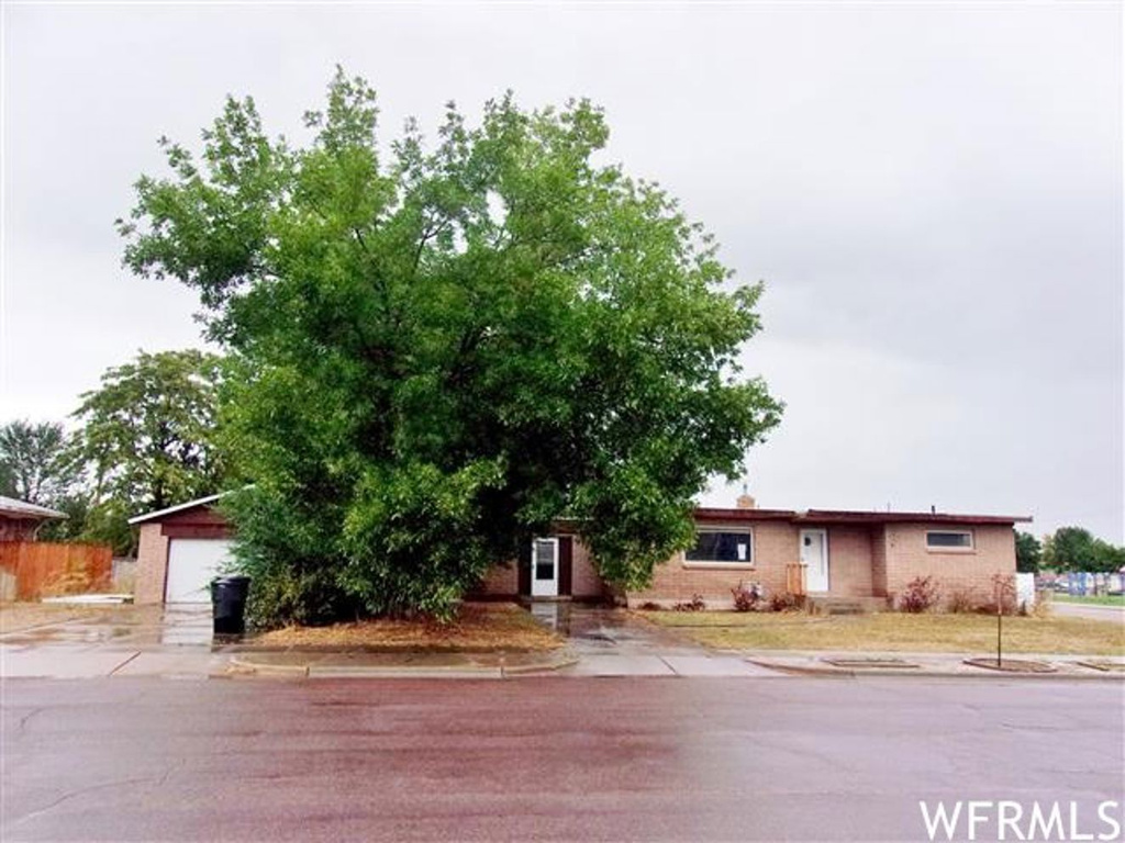 593 E 400 N, Roosevelt, UT 84066