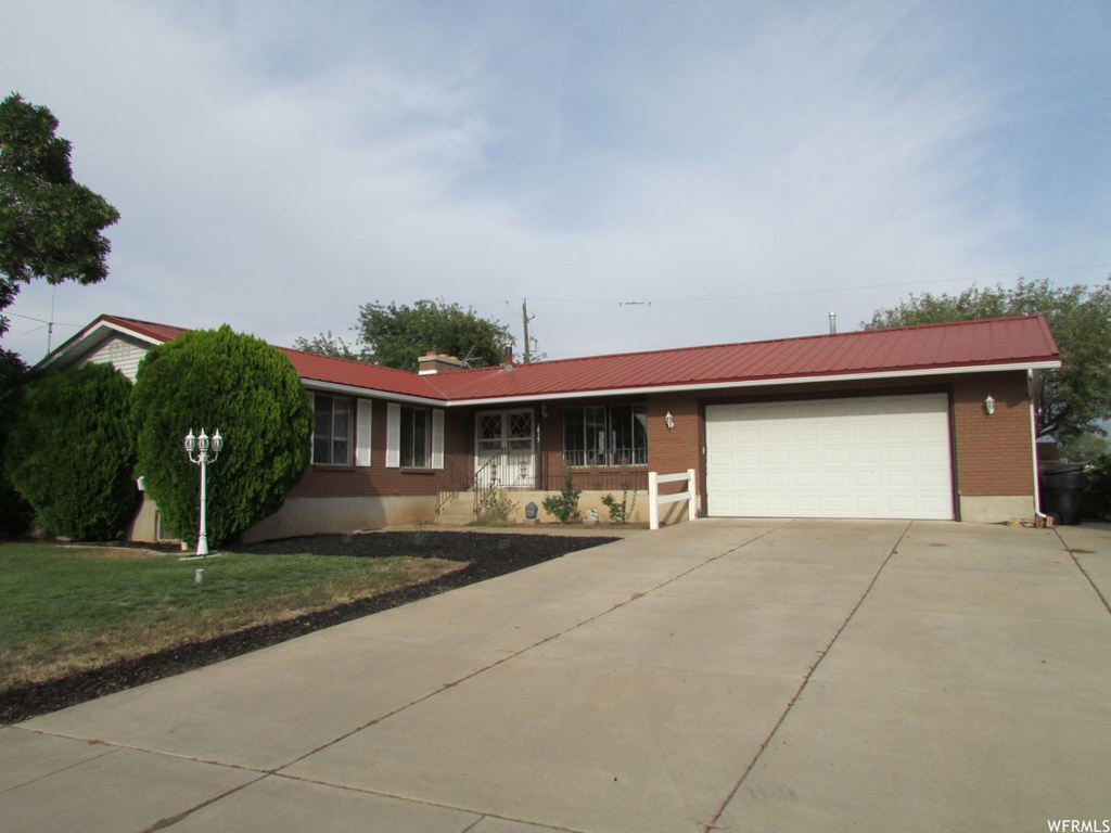 1415 S 1250 E, Clearfield, UT 84015