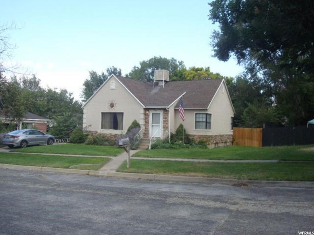 1380 E Cahoon St S, Ogden, UT 84401