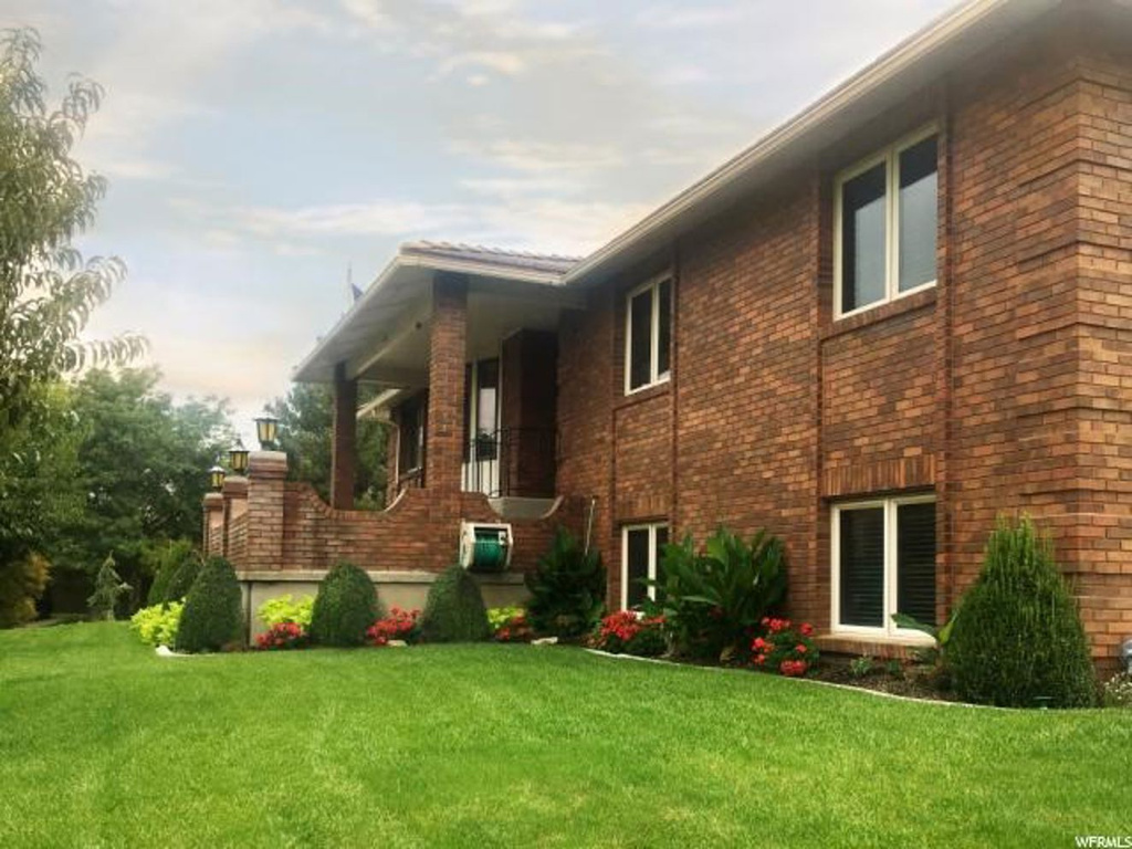 1537 E James Dr S, Fruit Heights, UT 84037