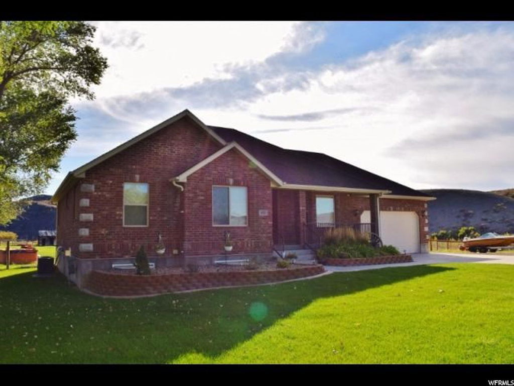 855 S 100 E, Wellington, UT 84542
