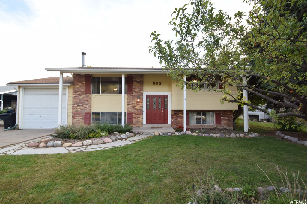 663 W 2575 N, Clinton, UT 84015