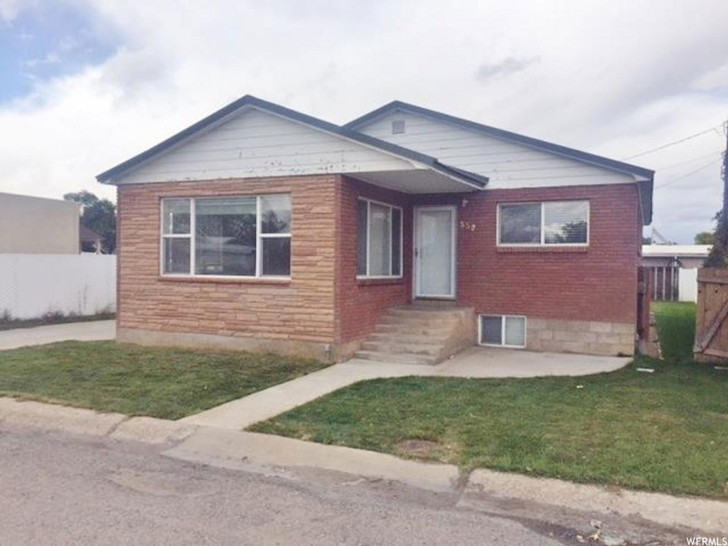 559 E Harmston Ave N, Roosevelt, UT 84066