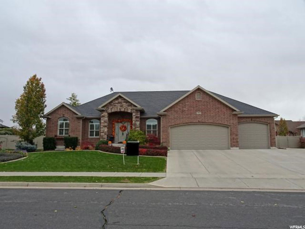 2783 W 1010 N, Clinton, UT 84015