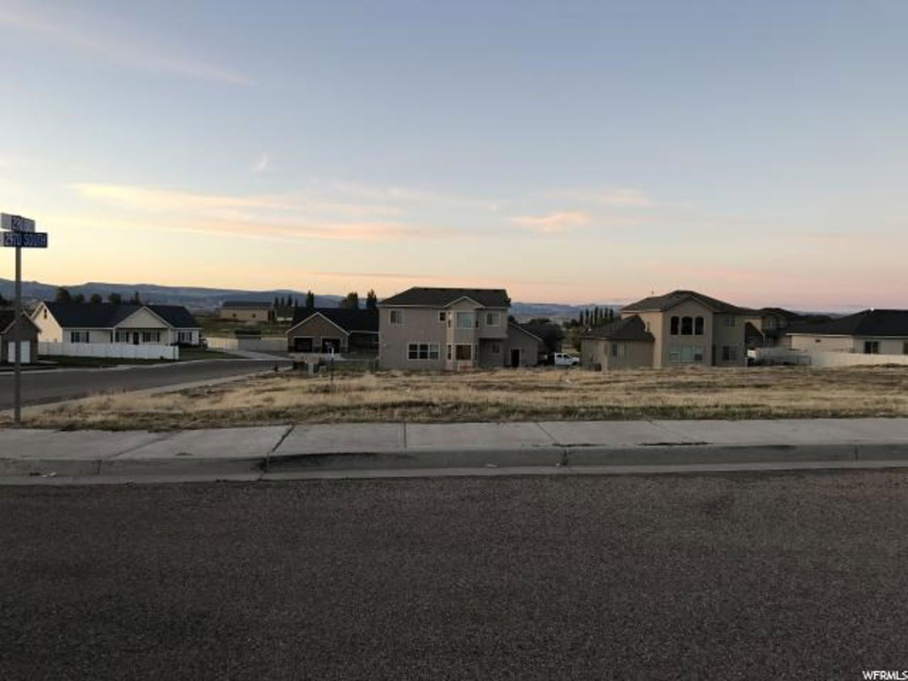 305 E 2970 S #39, Naples, UT 84078