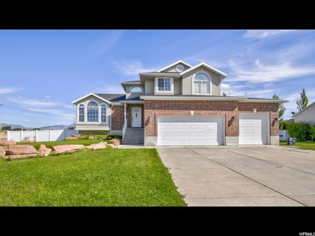 1774 N 3420 W, Clinton, UT 84015