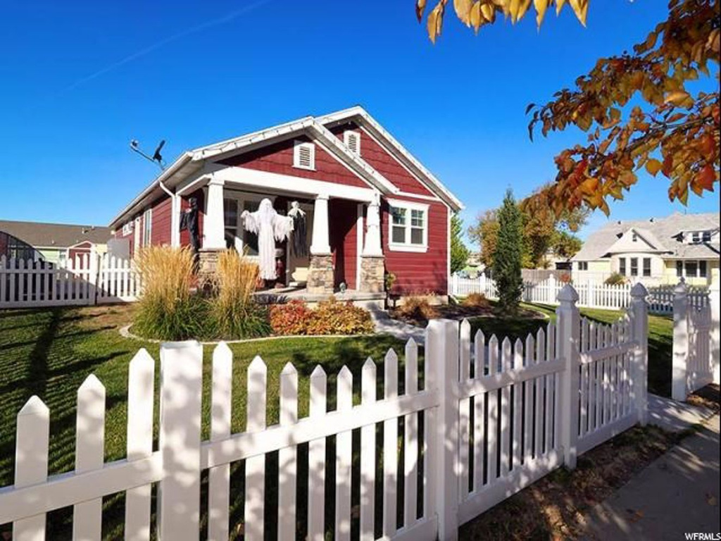 2703 S Lincoln Ave E, Ogden, UT 84401