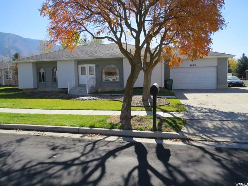 1848 E Crescent View Dr, Sandy, UT 84092