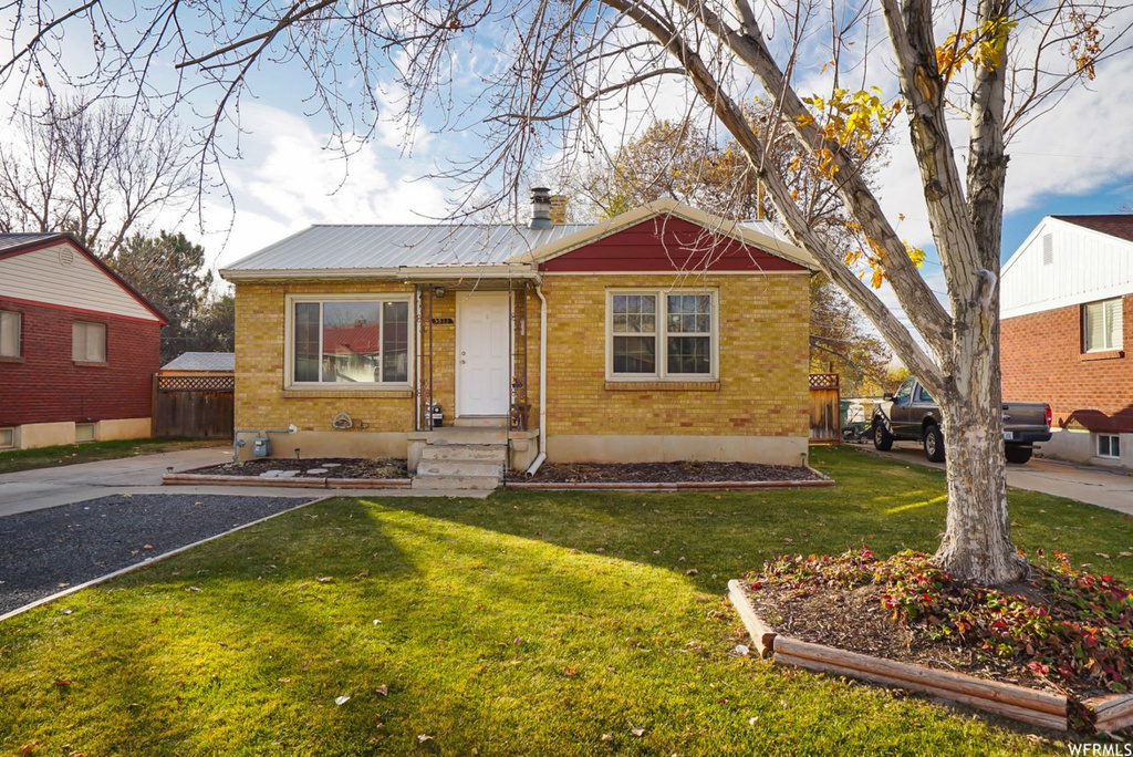 5833 S 2625 W, Roy, UT 84067