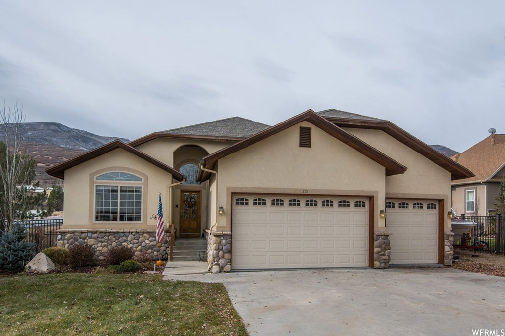 215 Creek Pl, Midway, UT 84049