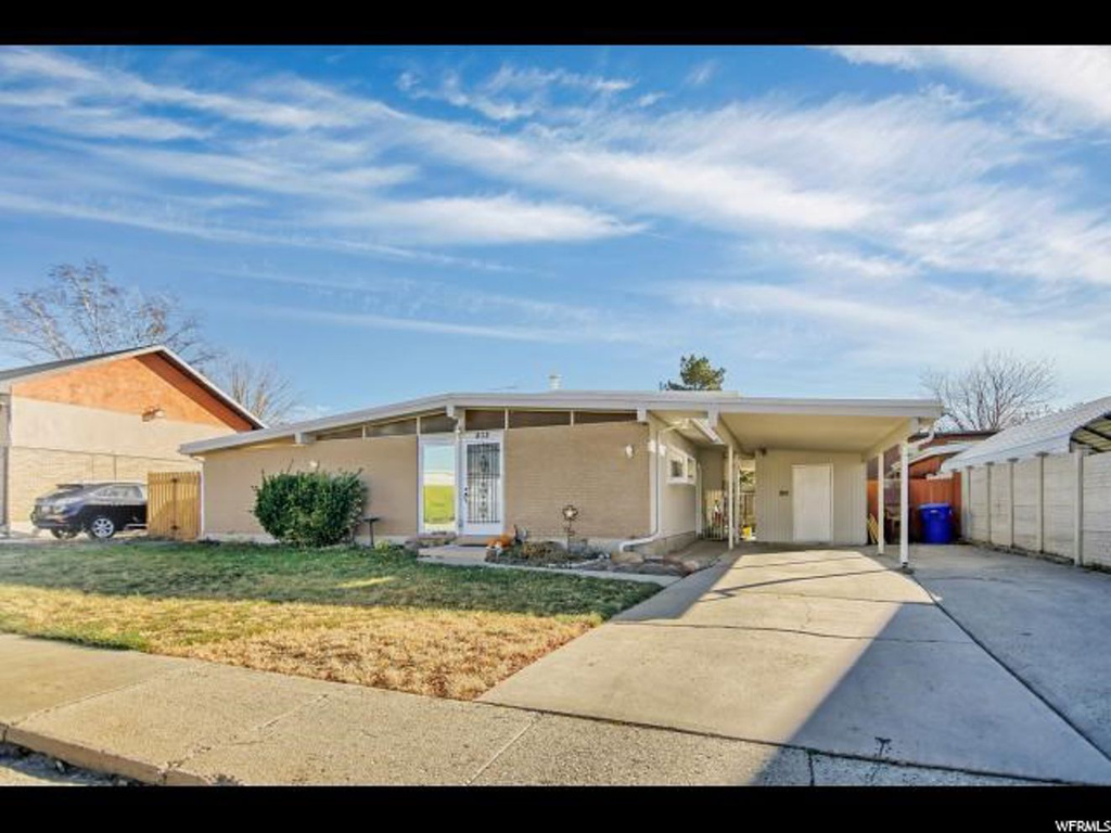 832 E Enchanted Dr, Midvale, UT 84047