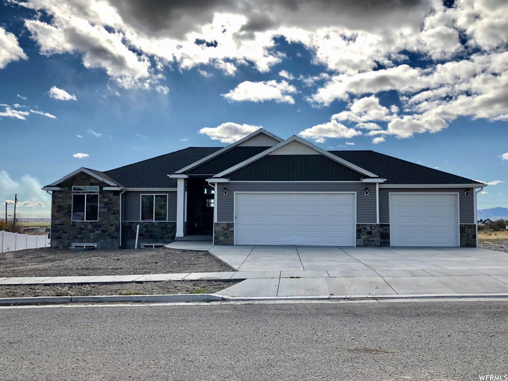 2789 W Mountain Rd, Tremonton, UT 84337