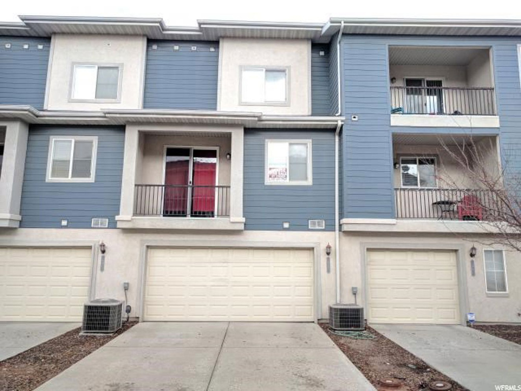 31 E Resaca Dr S, Sandy, UT 84070