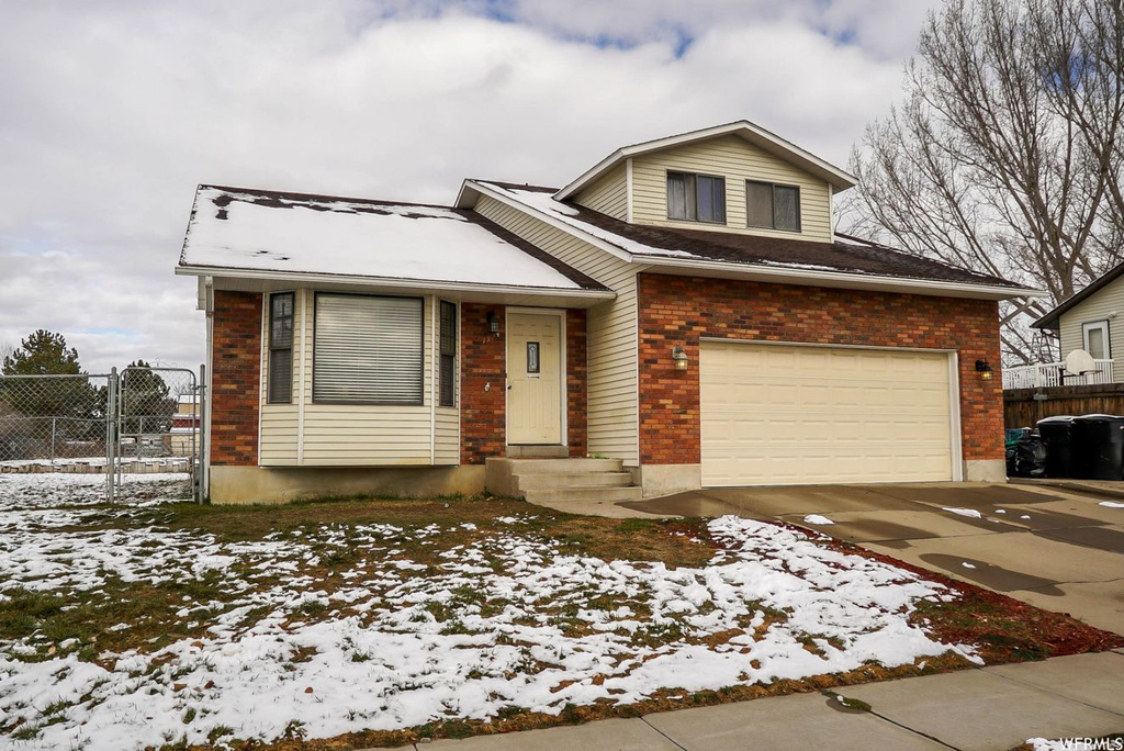 1394 W 725 N, Clinton, UT 84015