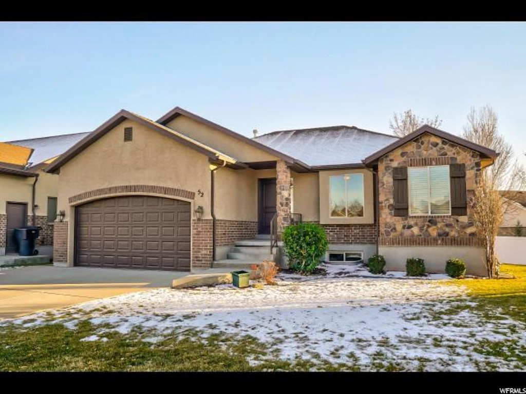 52 E Whitaker Cir, Kaysville, UT 84037