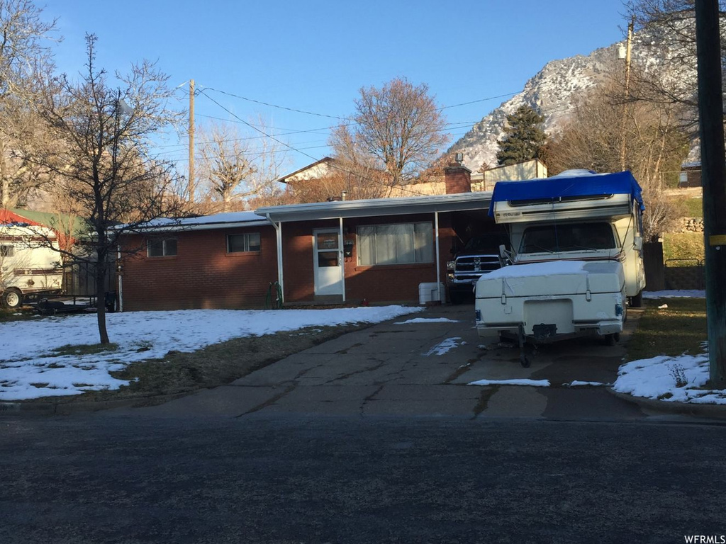 2046 S Robins Ave E, Ogden, UT 84401