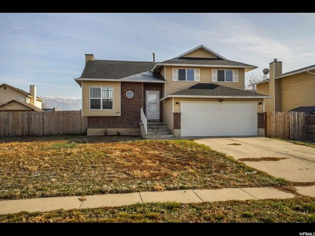 5748 S 3975 W, Roy, UT 84067