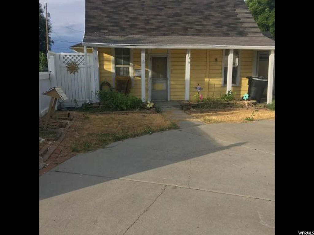 214 E Vine St E, Murray, UT 84107