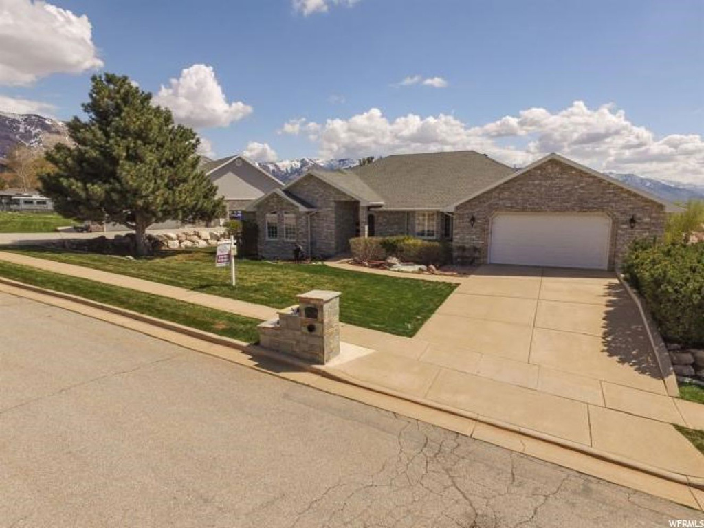 963 W 4100 N, Pleasant View, UT 84414