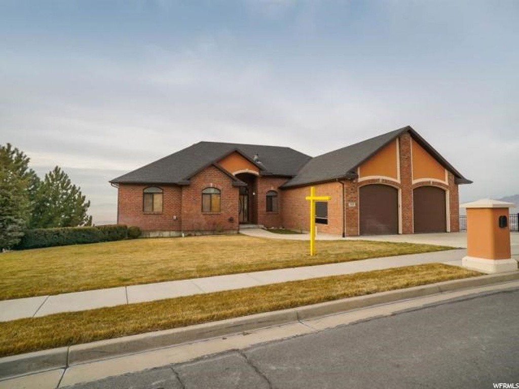 121 S Eugene St E, North Salt Lake, UT 84054