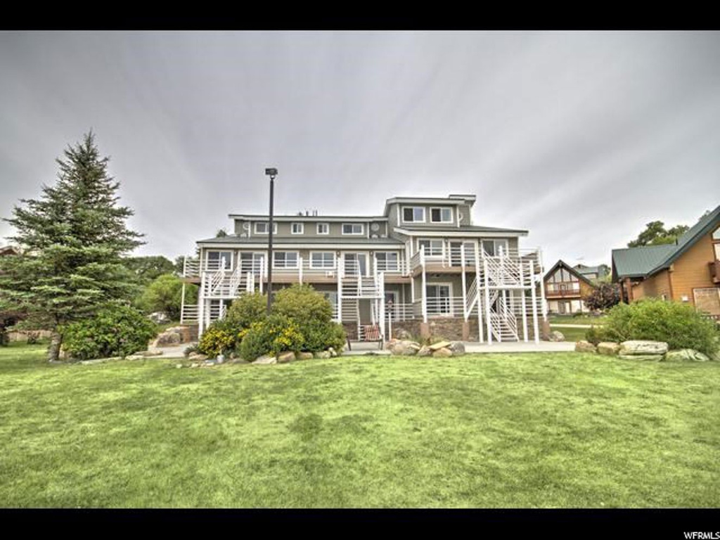 35 E Spinnaker Point Dr, Garden City, UT 84028