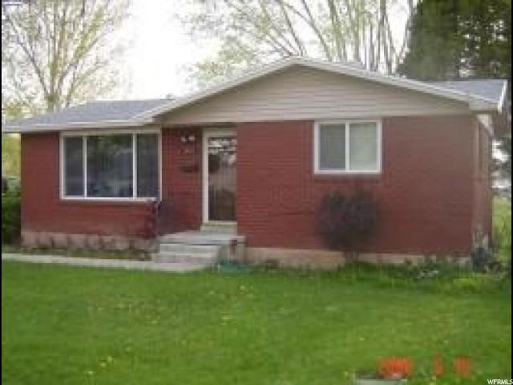 3809 S Jackson Ave E, Ogden, UT 84403