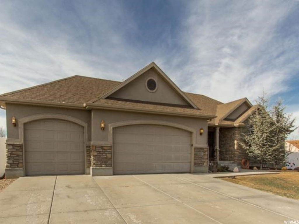 2623 N 2275 W, Clinton, UT 84015