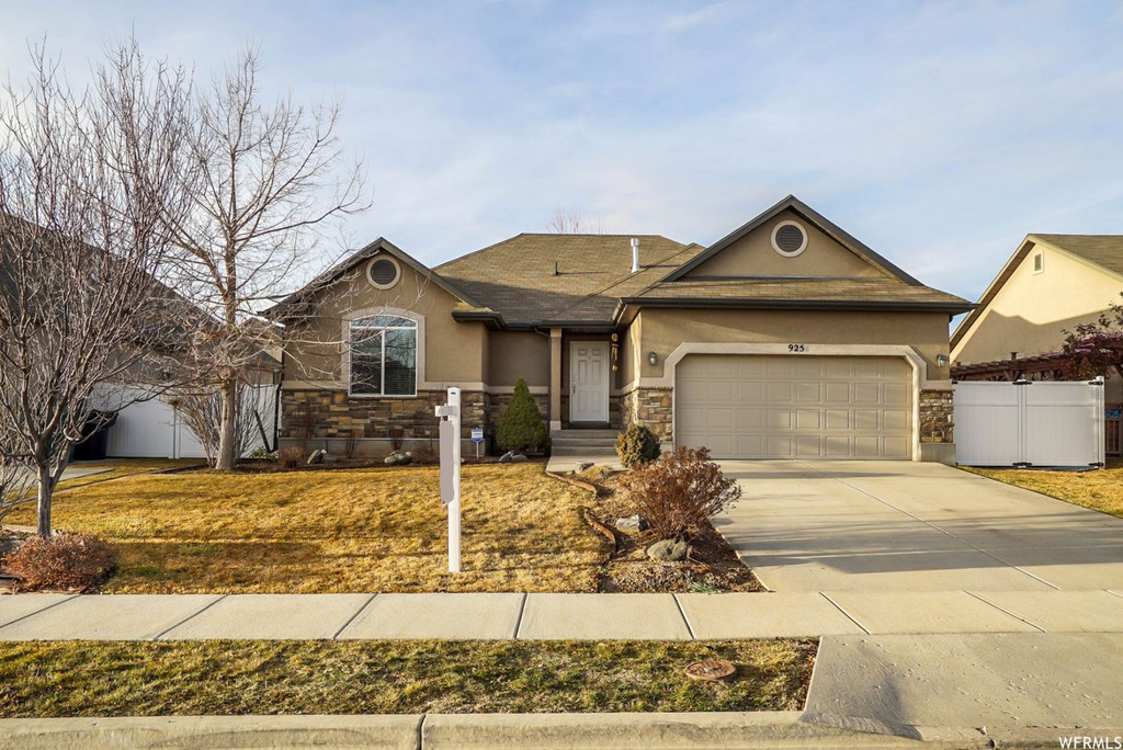 925 E James Cir, Clearfield, UT 84015