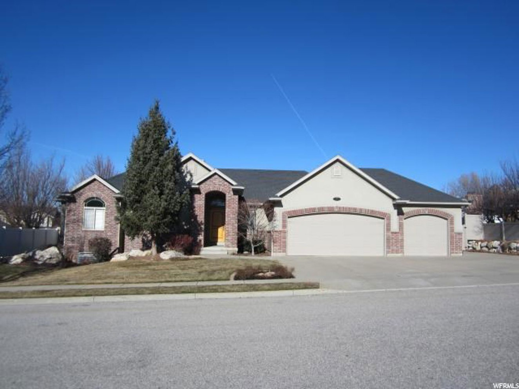 1715 E Ridgeview Cir N, Layton, UT 84040
