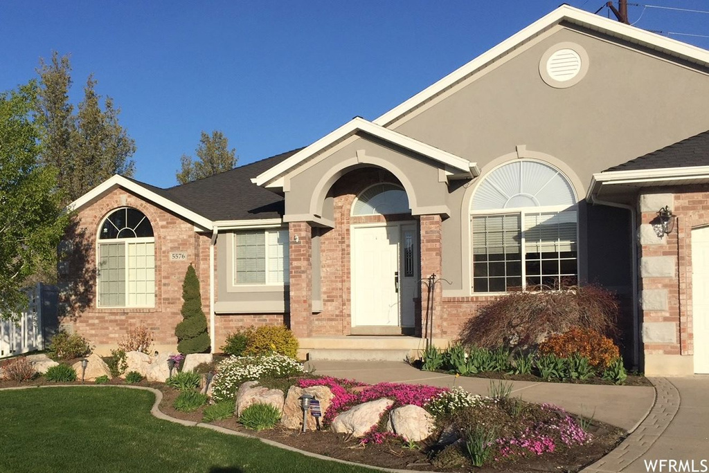 5576 S 200 E, Washington Terrace, UT 84405