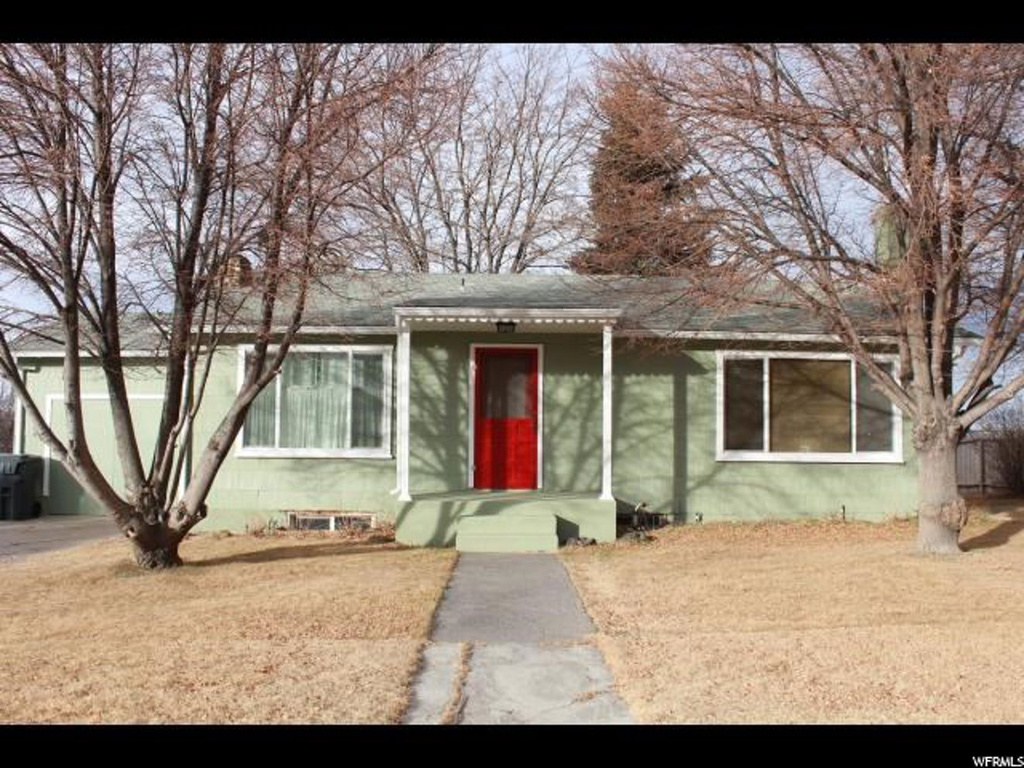 95 N 200 W, Bicknell, UT 84715