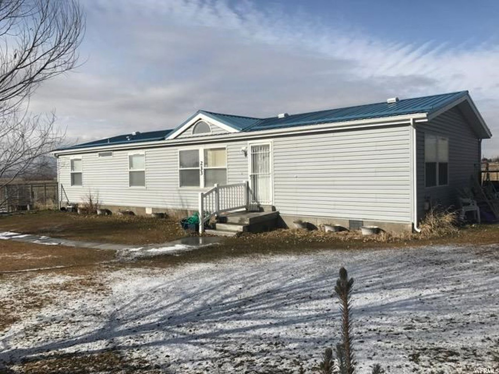 233 Samaria Ln, Malad City, ID 83252