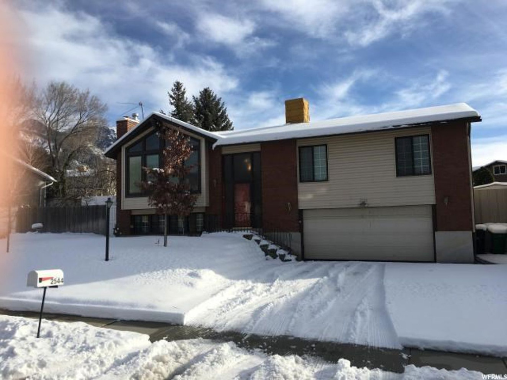 2544 E Cliff Swallow Dr, Sandy, UT 84093