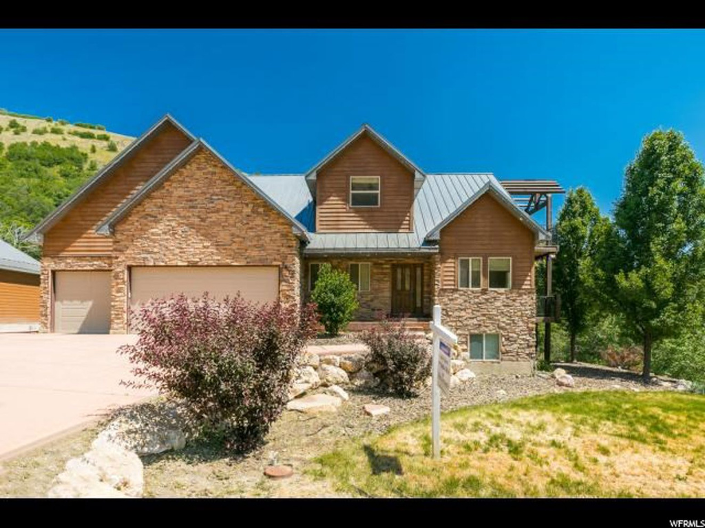 1218 N Maple Dr E, Huntsville, UT 84317